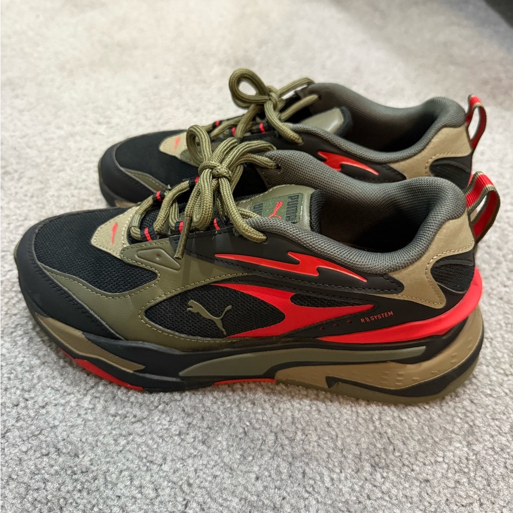 Puma RS-Fast 'Tipoff' Sneaker Blk/Covert Green/Red colorway. Womens 7.5